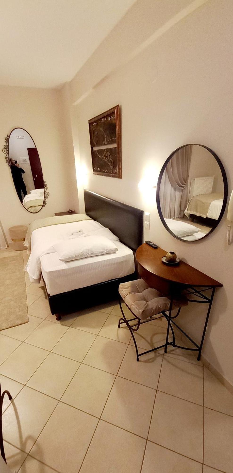 Anesis Hotel Ioannina Exterior photo