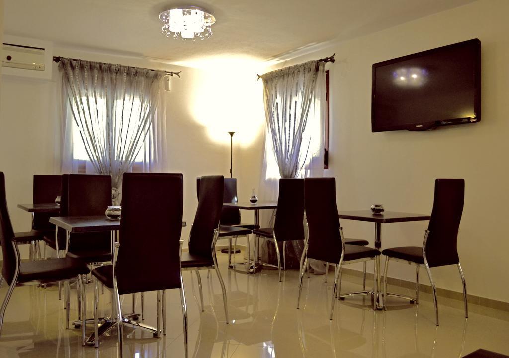 Anesis Hotel Ioannina Exterior photo