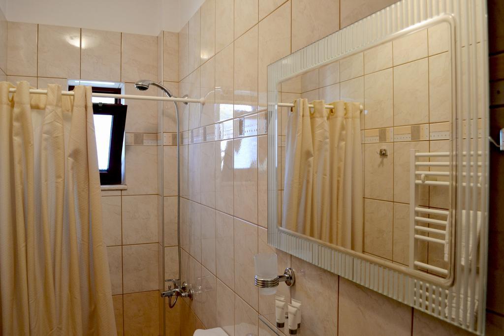 Anesis Hotel Ioannina Exterior photo